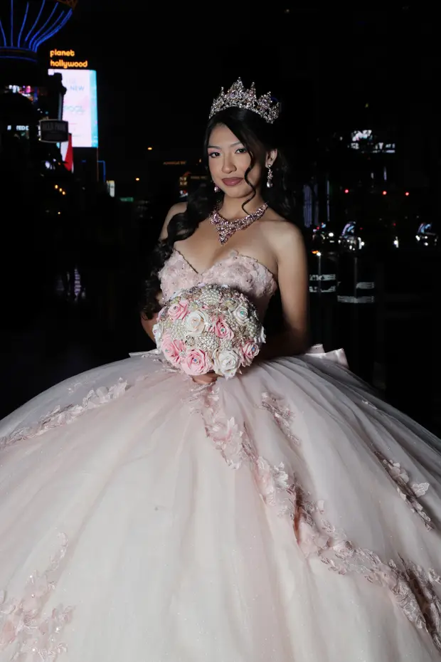 Quinceanera photography from an UPSTYLE event.