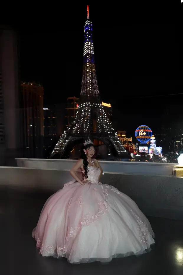 Quinceanera photography from an UPSTYLE event.