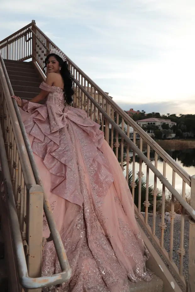 Quinceanera photography from an UPSTYLE event.