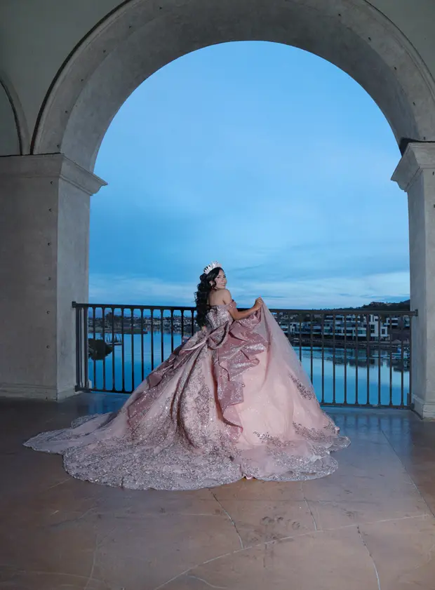 Quinceanera photography from an UPSTYLE event.