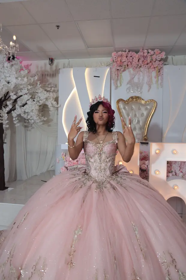 Quinceanera photography from an UPSTYLE event.