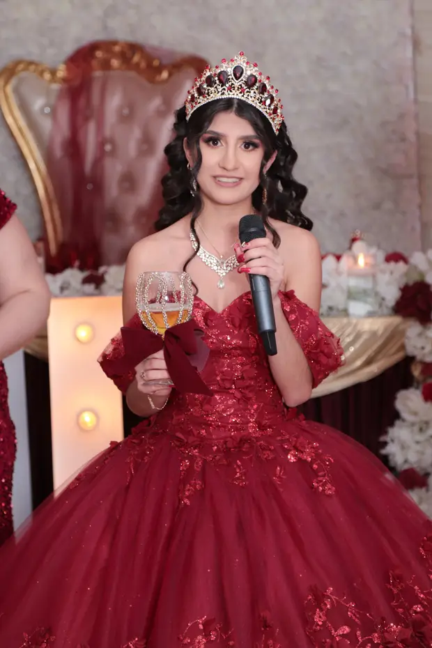 Quinceanera photography from an UPSTYLE event.