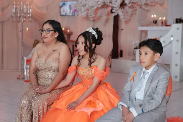 Wide quinceanera detail photograph by UPSTYLE.