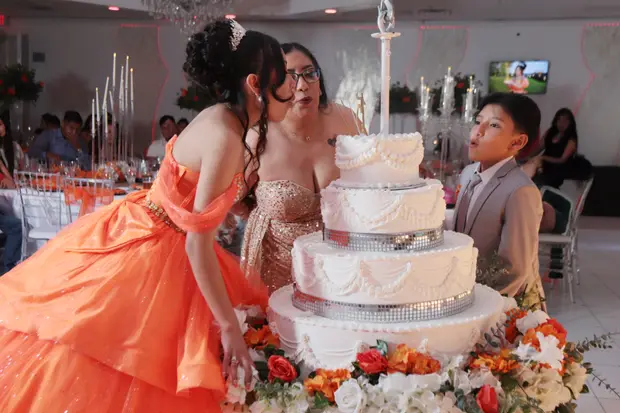 Wide quinceanera event photograph by UPSTYLE.